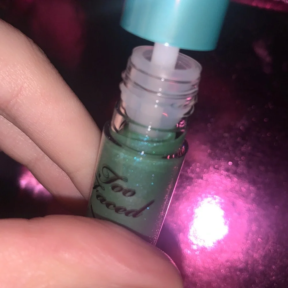 Too faced | Mermaid Tears Liquid Topper - Picture 2 of 8